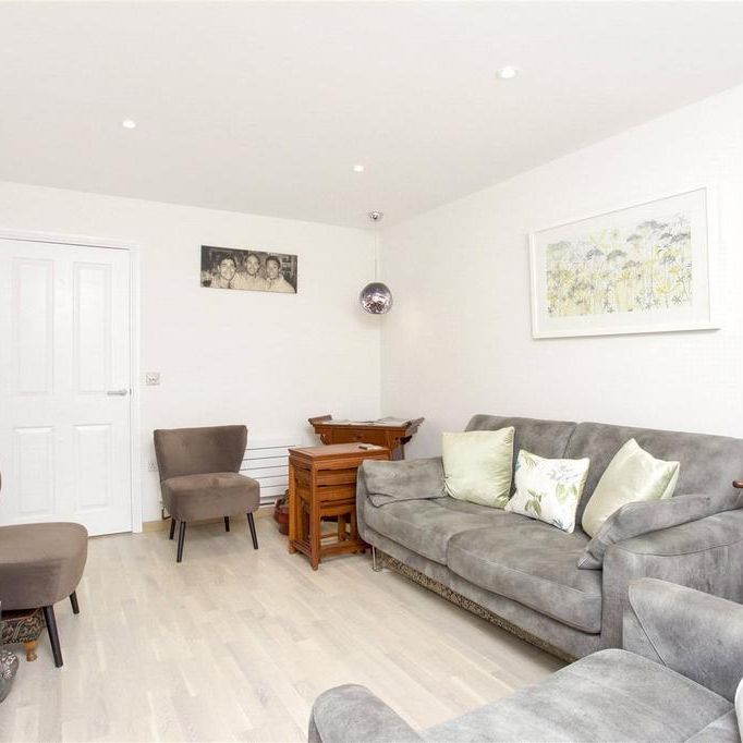 3 bedroom apartment to rent - Photo 1