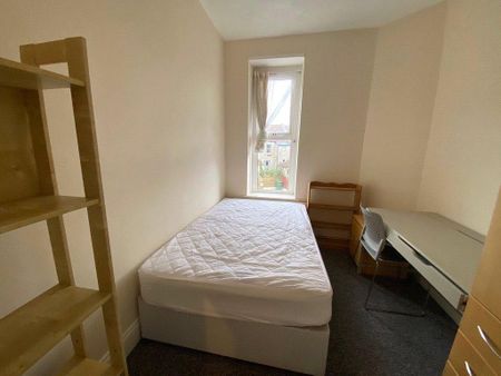 5 bedroom terraced house to rent - Photo 2