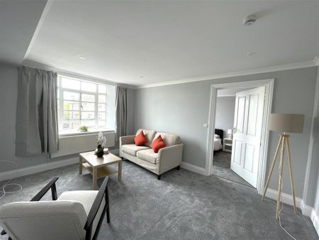 1 bedroom retirement property to rent - Photo 3
