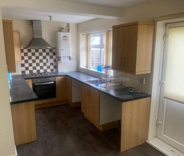 3 bedroom semi-detached house to rent - Photo 5