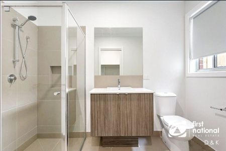 Modern Family Home in Prime Location - Photo 5