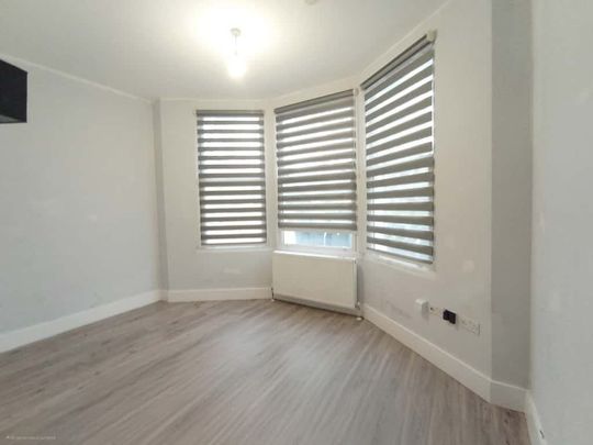 3 Bed Flat, Stuart Crescent, N22 - Photo 1