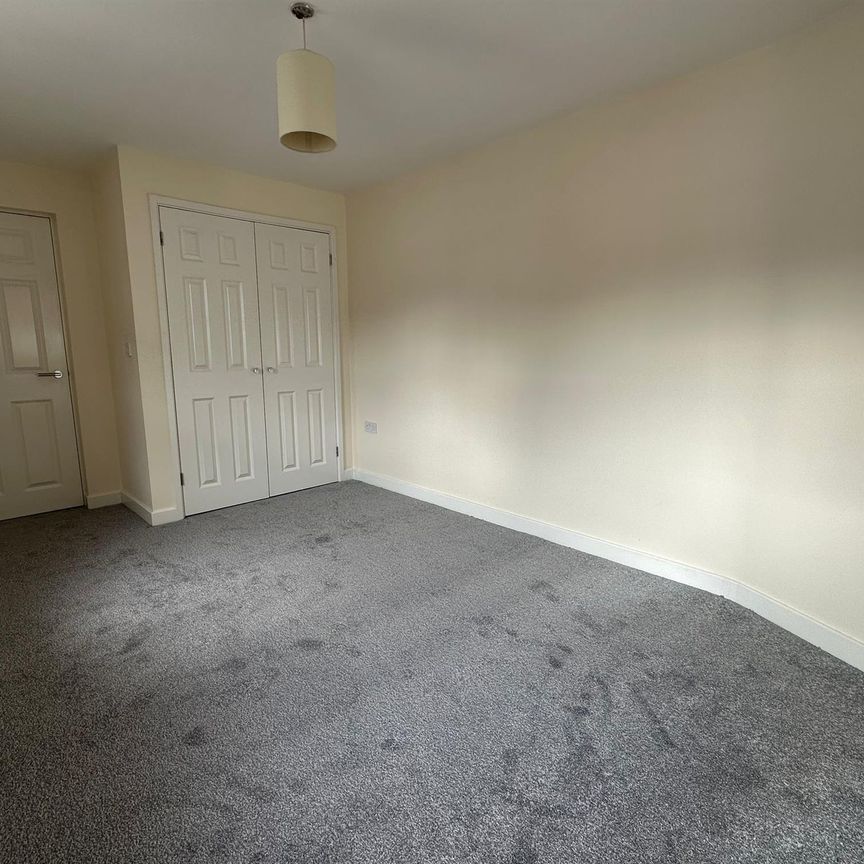 High Street Fareham Unfurnished - Photo 1