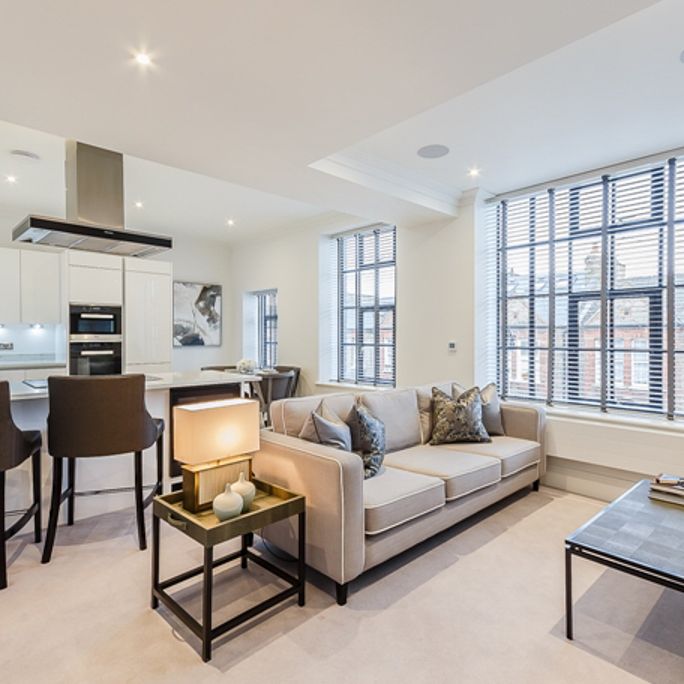 Interior-Designed Two-Bedroom, Two-Bathroom Apartment – Rainville Road, London W6 9UF - Photo 1