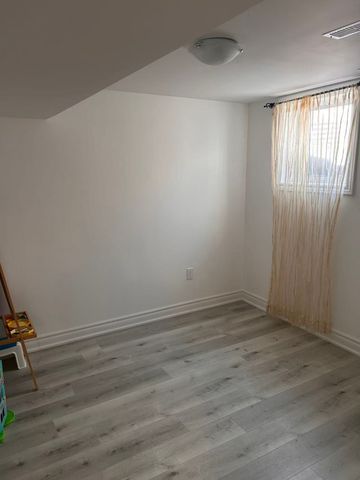 For Lease - 12 Parsell Street Unit# Basement, Richmond Hill, Ontario - Photo 2