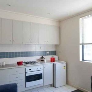 1 Bedroom Small Apartment - Photo 2