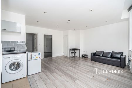 2 bedroom apartment to rent Bridge Road, Southampton, SO19 - Photo 3