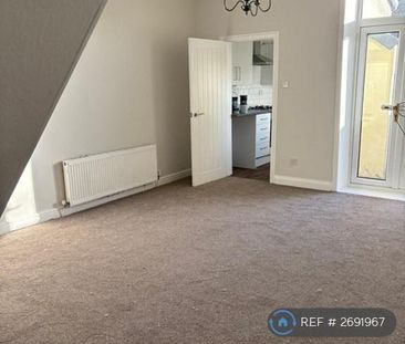3 bedroom flat to rent - Photo 1