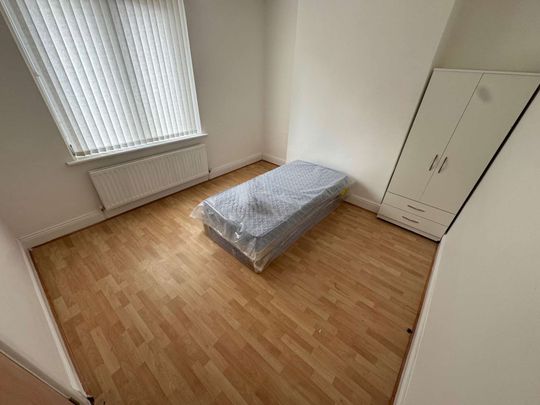 2 rooms still available! Room 4 (Double) - Front of the House - Photo 1