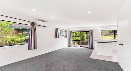 Sunny Home in Heart of St Johns - Photo 4