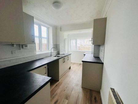 2 bedroom terraced house to rent - Photo 2