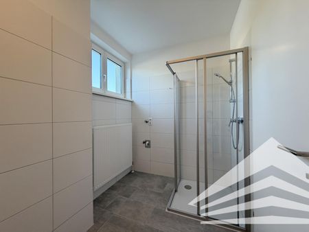Neu sanierte 3 Zimmerwohnung mit Küche in bester Innenstadtlage - Nähe Landstraße - Photo 4