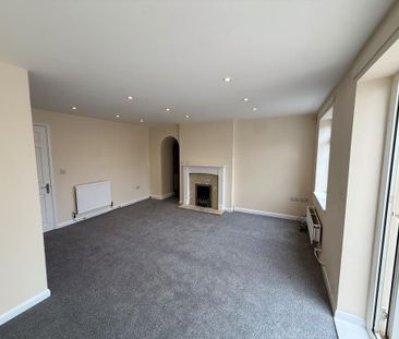 3 bedroom terraced house to rent - Photo 2