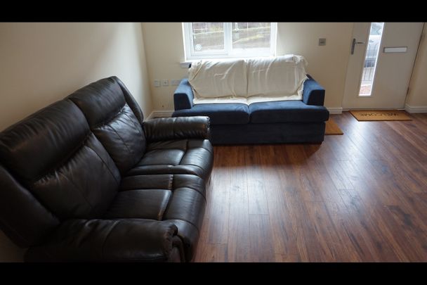 2 Bed End Terrace, Milligan Drive, EH16 - Photo 1