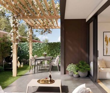 Luxury Apartment with backyard. - Photo 1