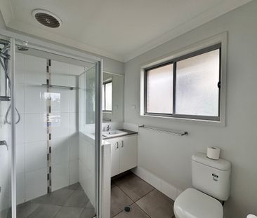 Spacious Family Home! - Photo 2