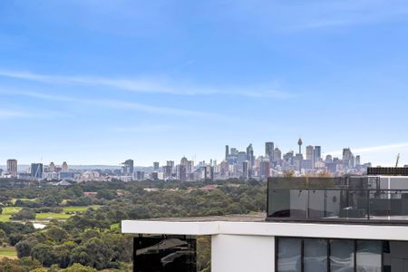 Bright & Spacious Penthouse Apartment with Private Rooftop & Bbq Area - Photo 2