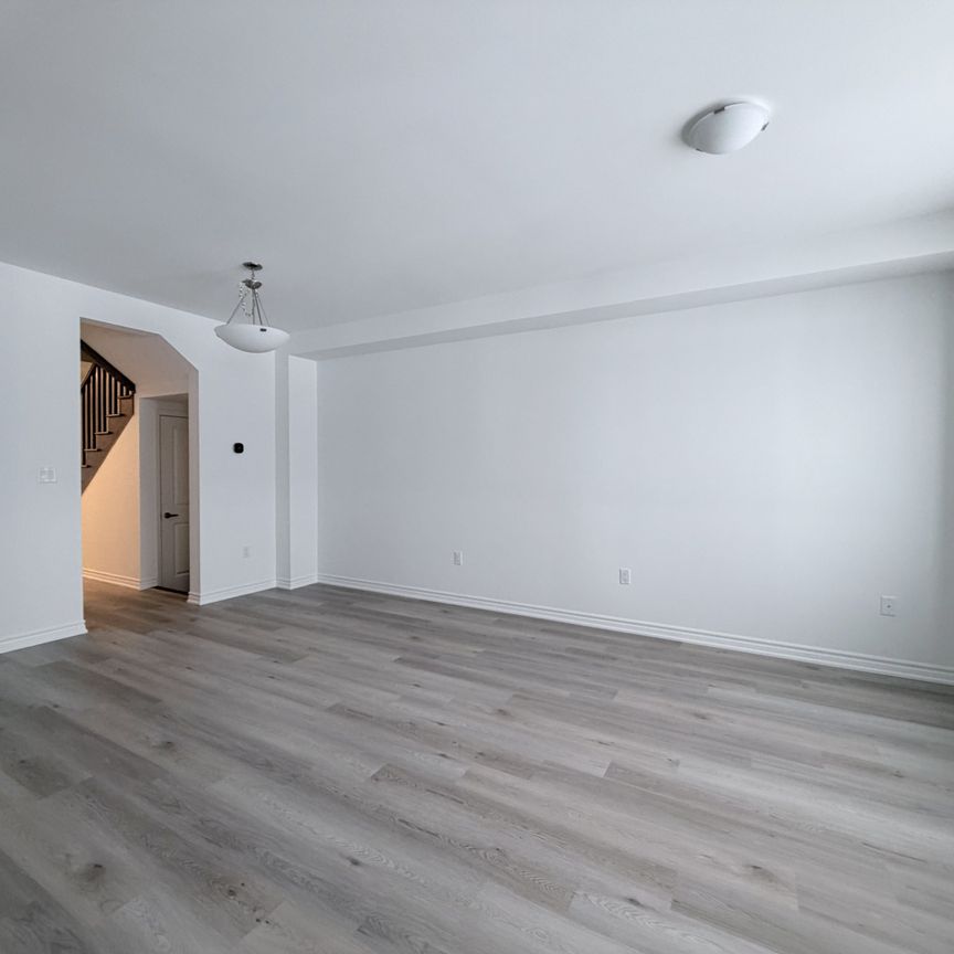 For Lease - 94 Vinewood Crescent, Barrie, Ontario - Photo 1