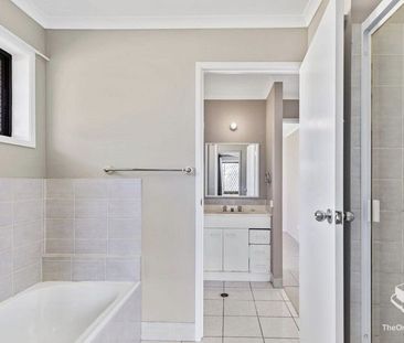 Spacious 3 Bedroom family home located in Morayfield - Photo 6