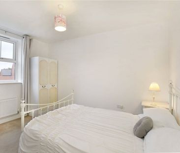 Stylish and contemporary three bedroom, two bathroom property in th... - Photo 2