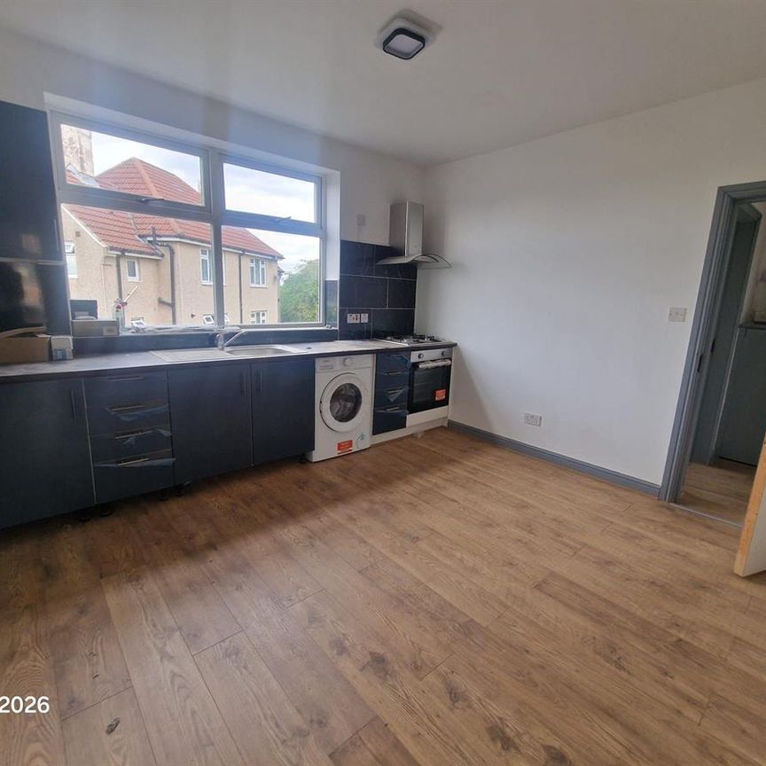 Stanningley Road, Leeds - Photo 1