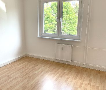 Einziehen und Wohnen… Ihre gemütliche 1-Zimmer-Wohnung in Bernsdorf! - Foto 1