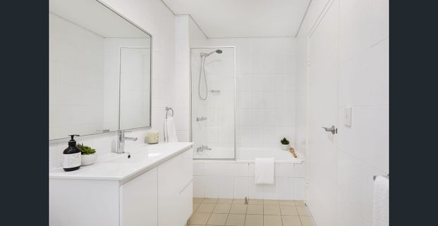 Modern Two-Bedroom Apartment in Prime Arncliffe Location - Photo 1