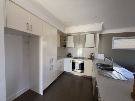 Feel at home, Living Here - Photo 4