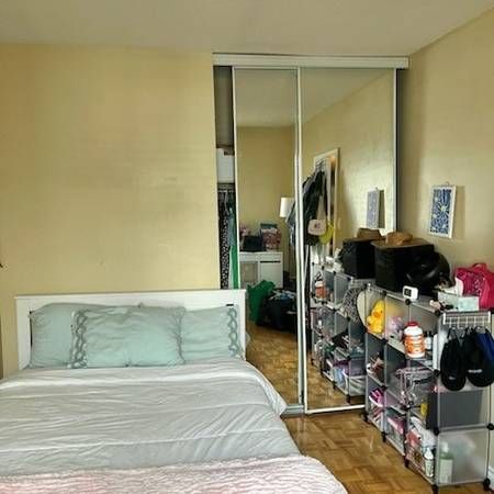 1 ROOMMATE/PINK TRINITY BELLWOODS 3 BED APARTMENT - Photo 1