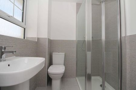 3 bedroom detached house to rent - Photo 4