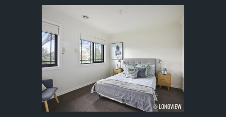 Space and Style Family Home - Photo 2