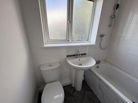 2 bedroom terraced house to rent - Photo 5