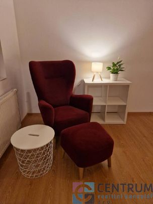 Pronájem bytu 1+1 33 m² - Photo 1