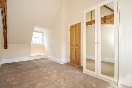 3 bedroom mews to rent - Photo 4