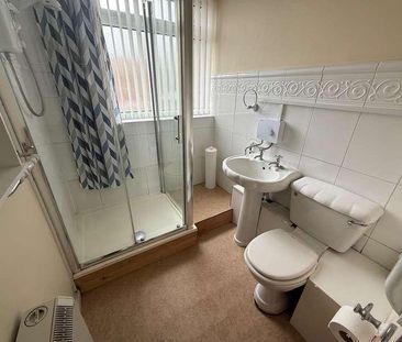 Hillside Rd, B43 - Photo 3