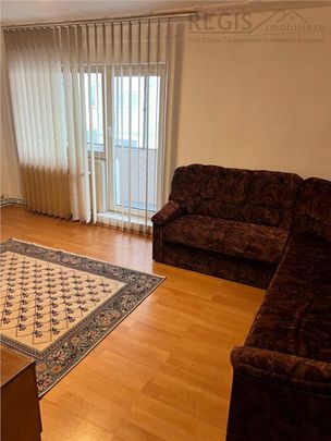 Apartament cu 3 camere situat in Tractorul - Photo 1