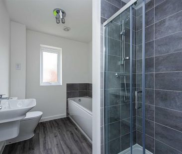 3 bedroom semi-detached house to rent - Photo 4