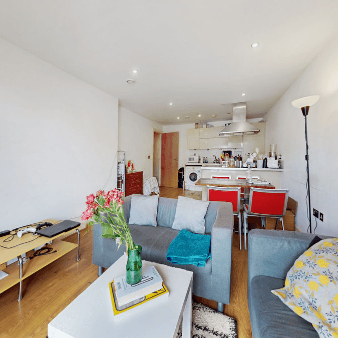 Aqua Vista Square, London, E3 - Photo 1