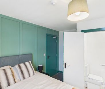 6 bedroom terraced house to rent - Photo 1