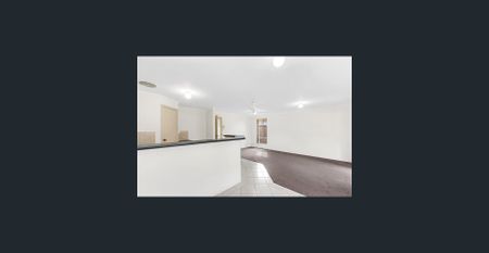 DON'T MISS OUT - ATTRACTIVE 3 BEDROOM FAMILY HOME - Photo 2