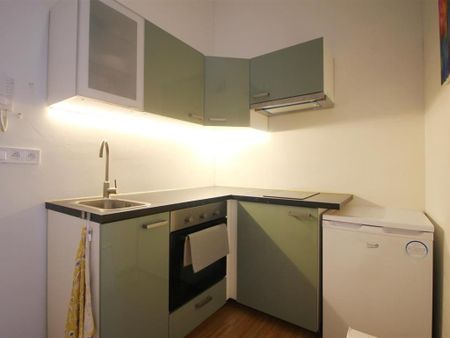 Pronájem bytu 1+kk 26 m2 - Fotografie 2