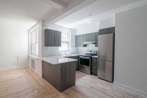 2105 Chomedey Street - Photo 1