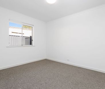 Stunning fully renovated 2 bedroom home unit - Photo 6