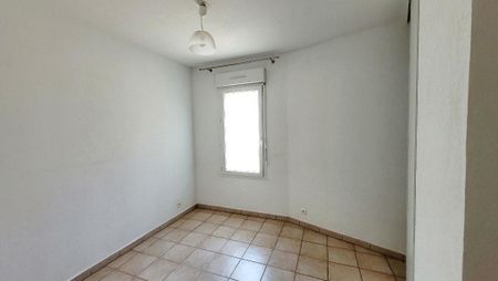 Location Appartement 2 pièces 51m² ORANGE 84100 - Photo 3