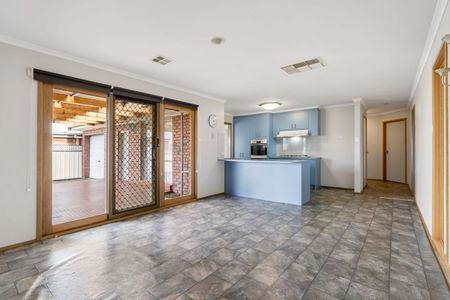 Family Home in Kingsley Park Estate - Photo 5