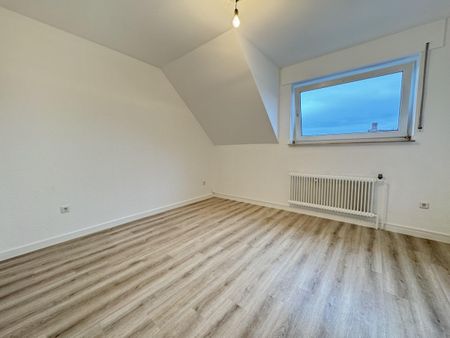 **Zentral gelegene schöne Dachgeschosswohnung mit Balkon in Bocholt!** - Foto 3