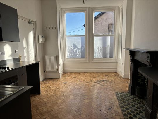 1 bedroom ground floor flat to rent - Photo 1