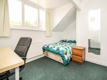 Glebe Avenue (room 6), Kirkstall, Leeds - Photo 5