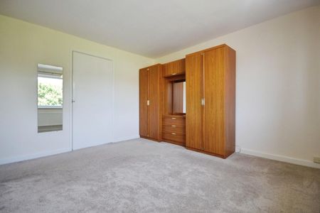 3 bedroom House To Let - Photo 5