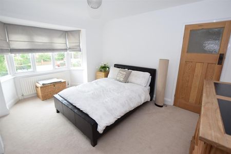 3 bedroom House To Let - Photo 5